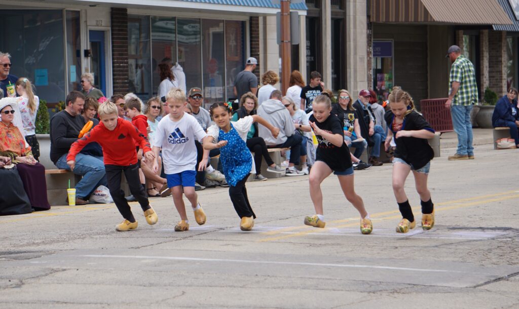 4th Grade Wooden Shoe Race